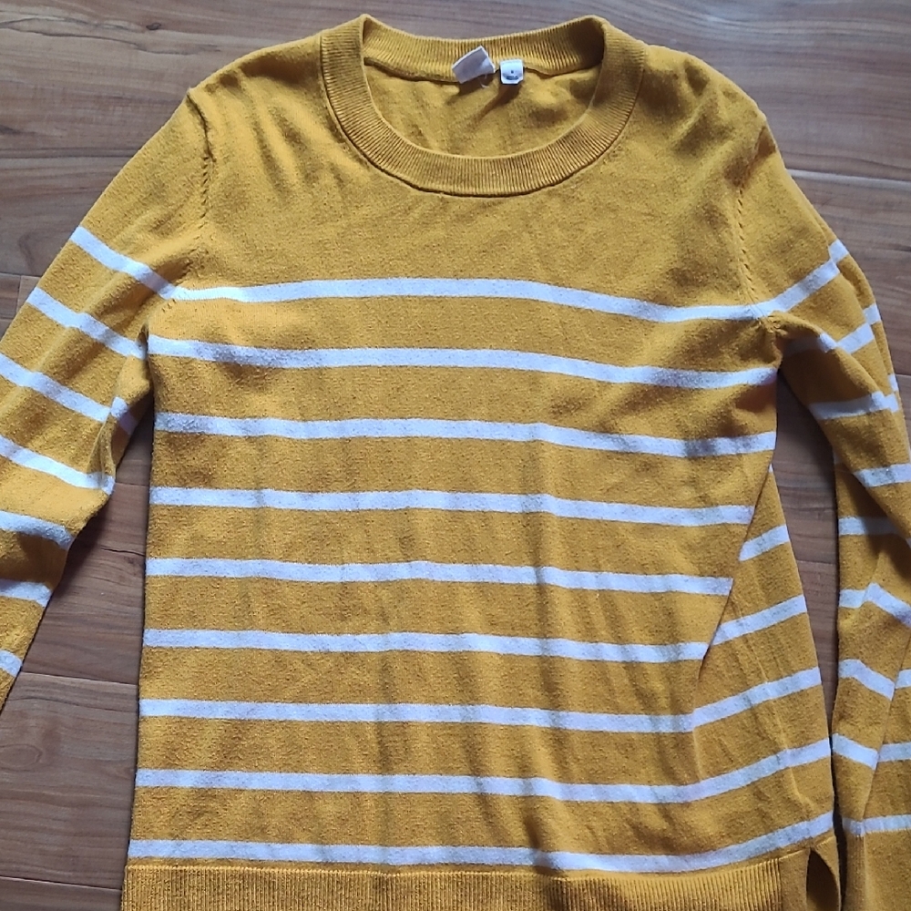 GAP Mustard Yellow Crewneck Sweater